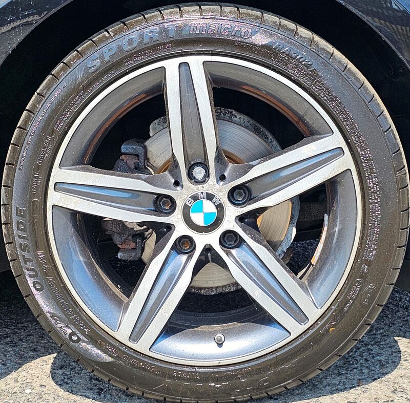 BMW 1 SERIES