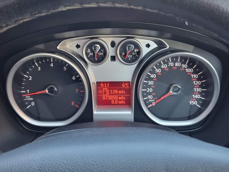 FORD FOCUS