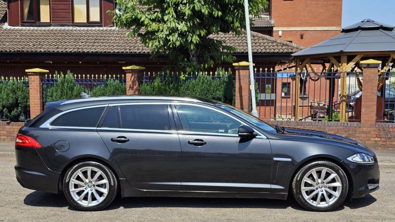 JAGUAR XF