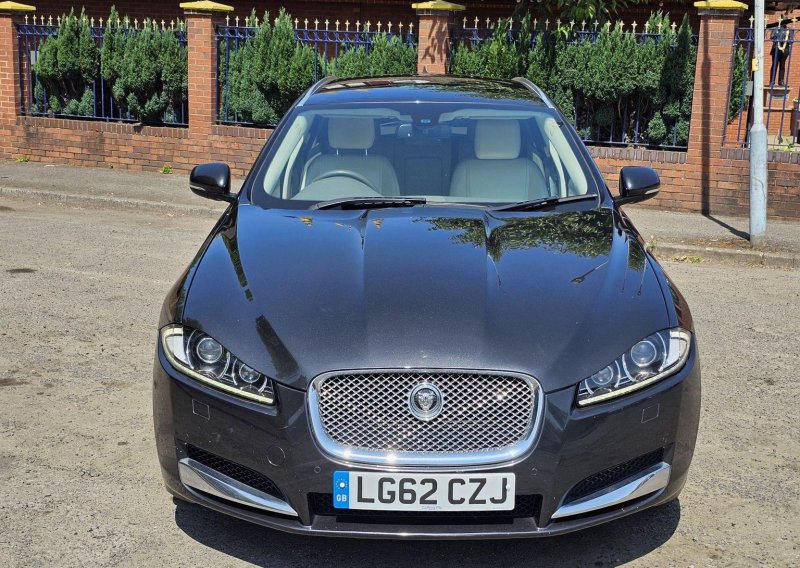 JAGUAR XF