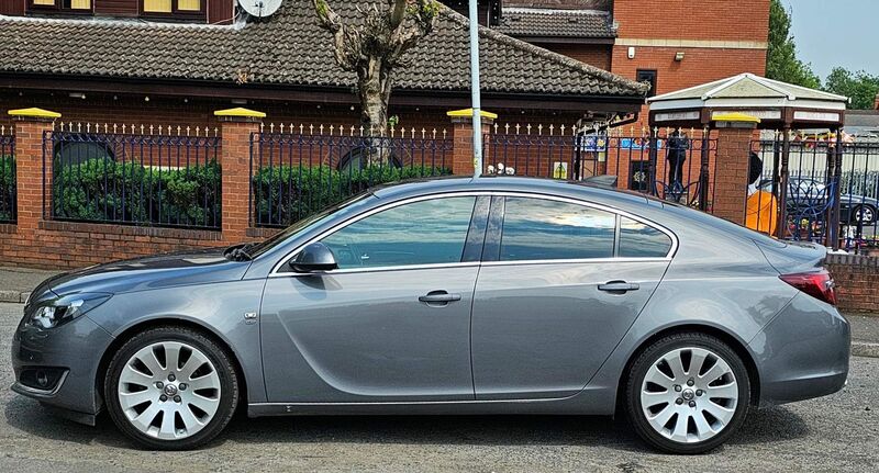 VAUXHALL INSIGNIA