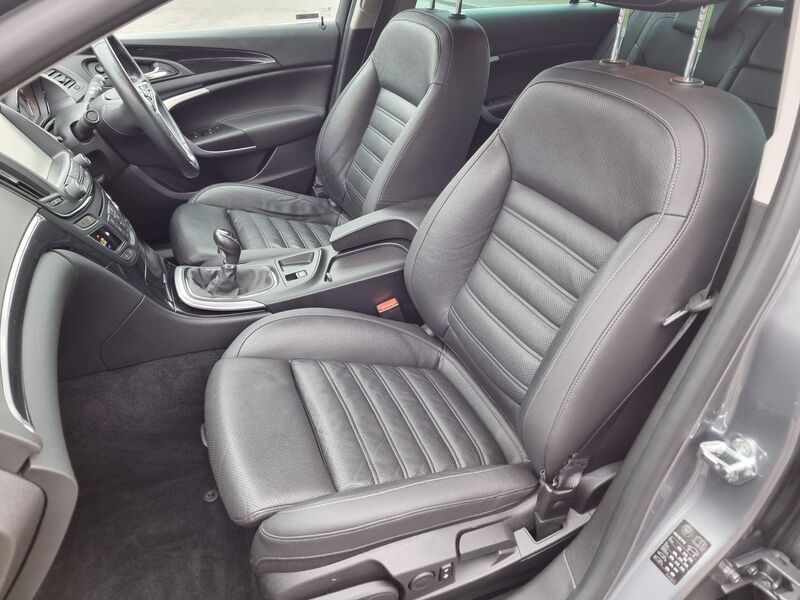 VAUXHALL INSIGNIA