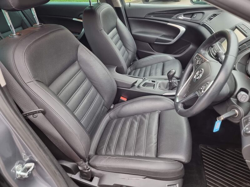 VAUXHALL INSIGNIA