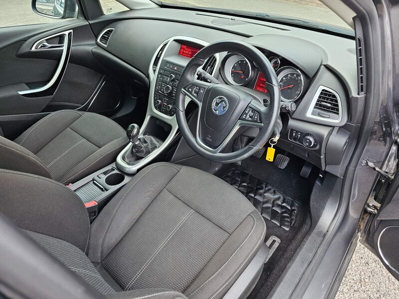 VAUXHALL ASTRA