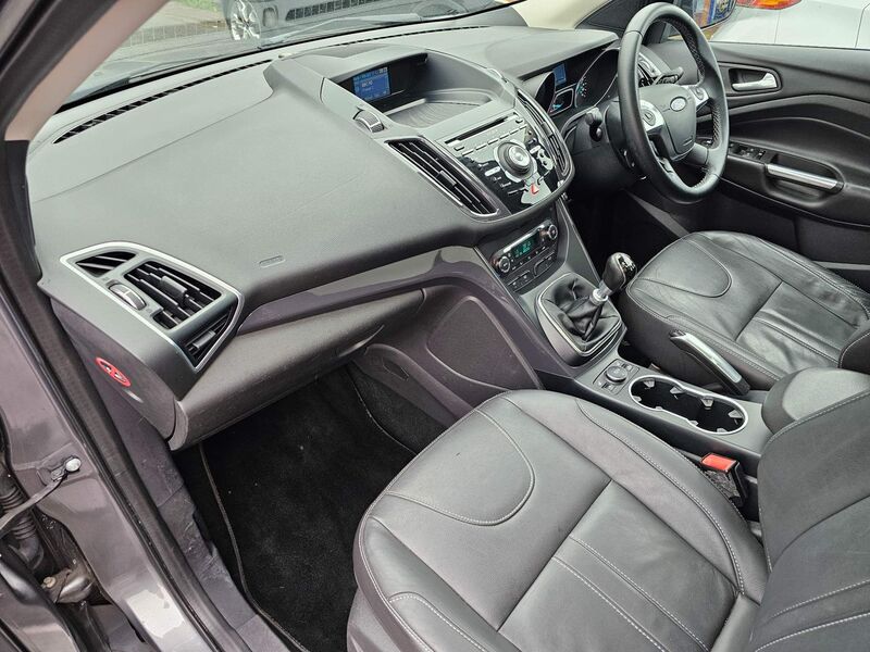 FORD KUGA