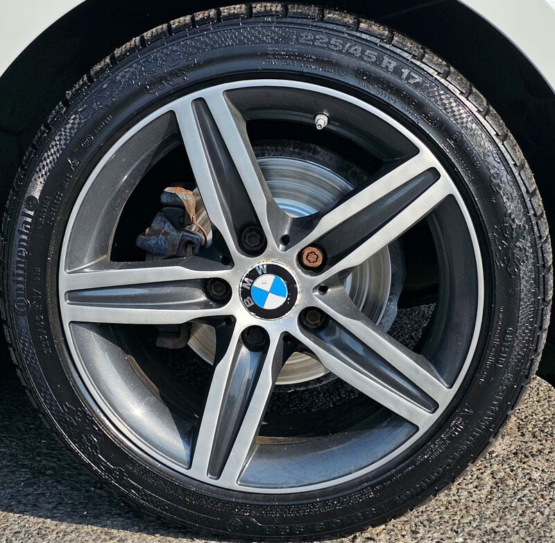 BMW 1 SERIES