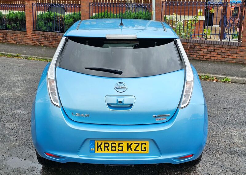 NISSAN LEAF