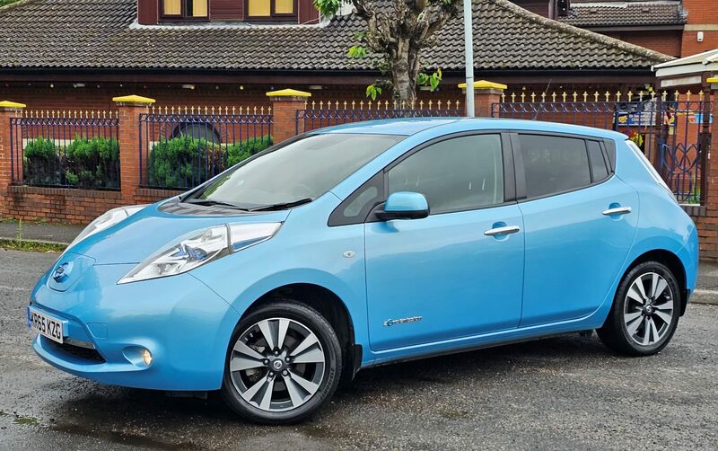 NISSAN LEAF